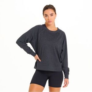 VUORI women’s long sleeve halo crew…xxx…charcoal heather…barely worn